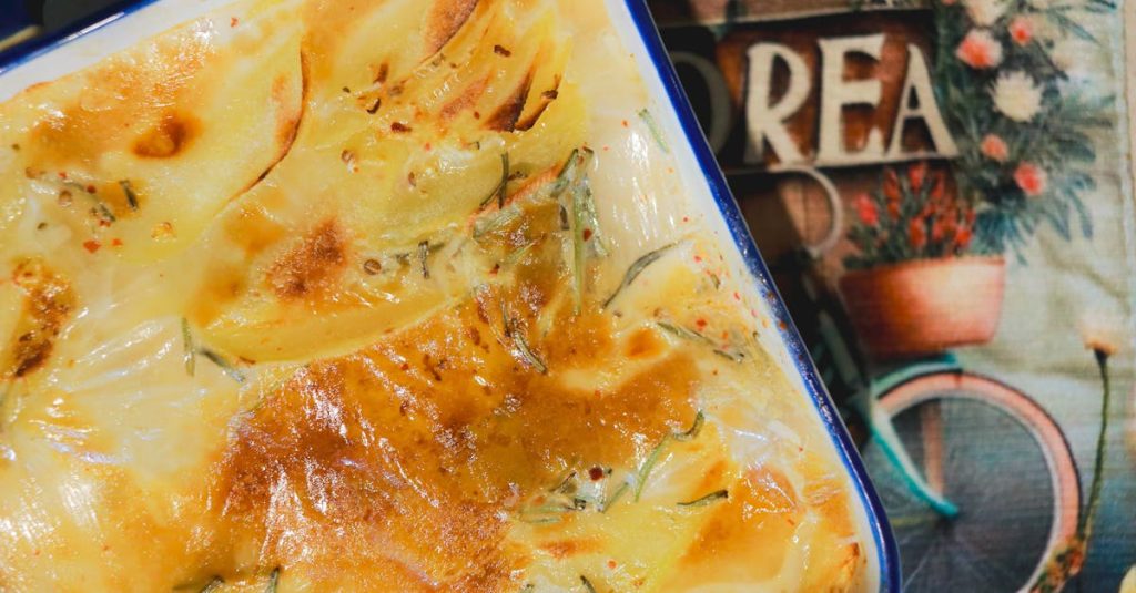 découvrez notre gratin de patate douce et viande hachée, un plat savoureux et réconfortant alliant douceur et gourmandise pour un repas équilibré.