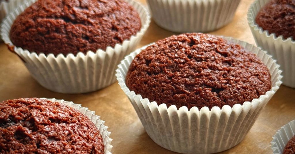 recette de muffins protéinés faciles et rapides à préparer, parfaits pour un encas sain et énergisant.