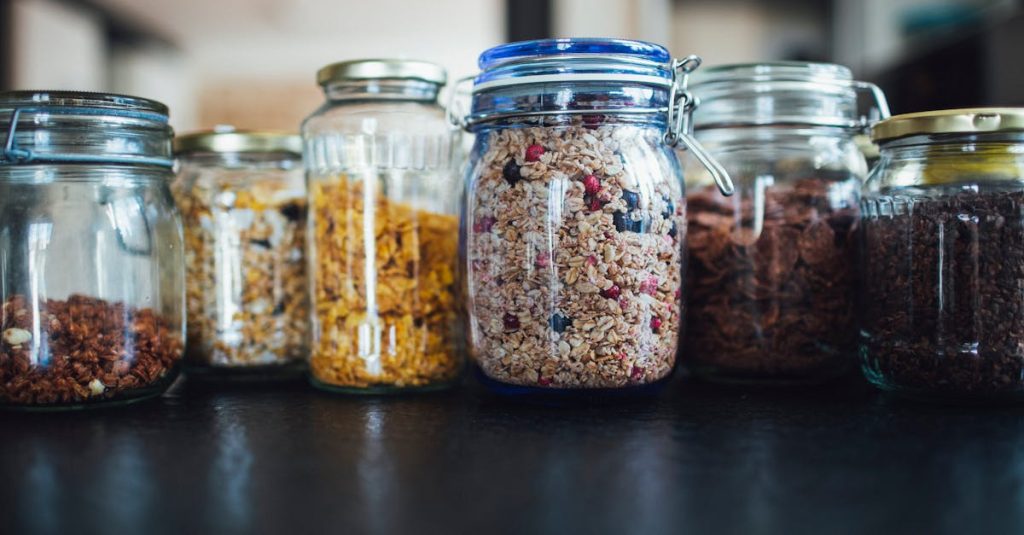 découvrez notre recette facile et saine de muesli fait maison pour un petit-déjeuner délicieux et nutritif.