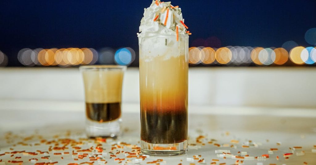 découvrez jägermeister, la célèbre liqueur allemande aux 56 herbes et épices, parfaite pour vos apéritifs et cocktails uniques.
