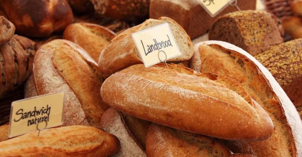 découvrez notre sélection de pains frais et savoureux, préparés avec des ingrédients de qualité pour tous vos moments gourmands.