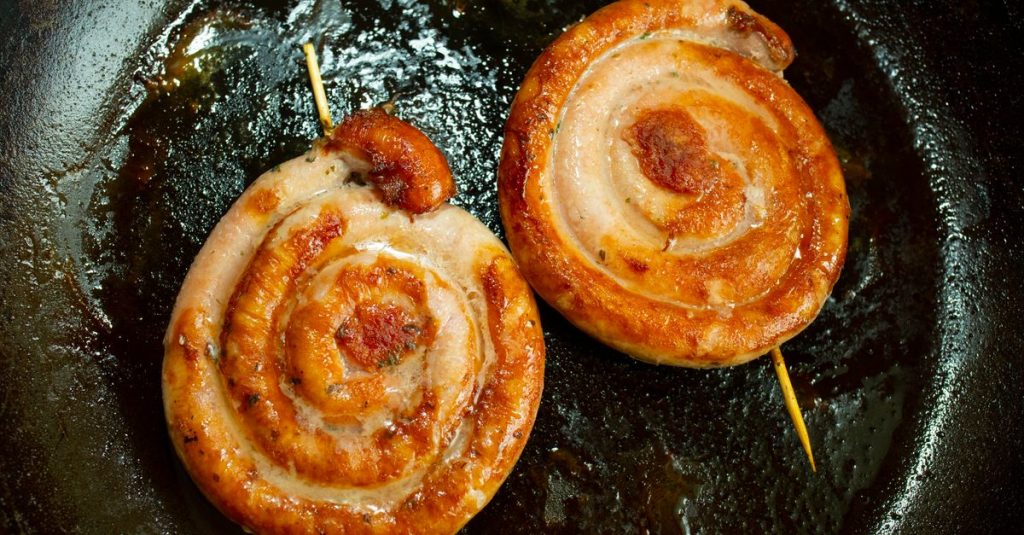 découvrez le temps de cuisson idéal pour des paupiettes de porc parfaitement tendres et savoureuses. astuces et conseils pour réussir cette recette traditionnelle.