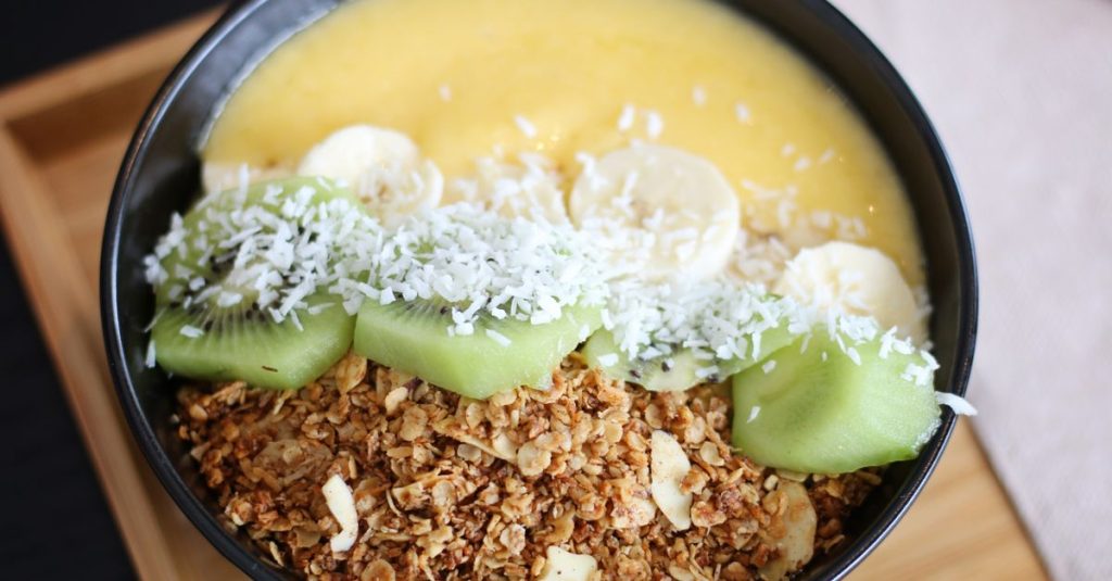 découvrez les meilleures alternatives aux flocons d'avoine pour vos recettes : noix, graines, quinoa et plus encore pour une substitution facile et saine.