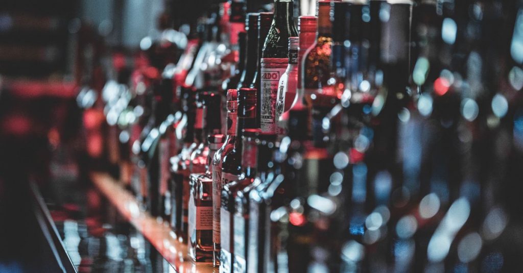 Alcool extrême : découvrez le spirytus vodka à 95° et les boissons les plus fortes jamais produites 2 découvrez extreme alcohol, la boisson qui repousse les limites avec un goût intense et une puissance exceptionnelle. parfaite pour les amateurs d'expériences fortes.