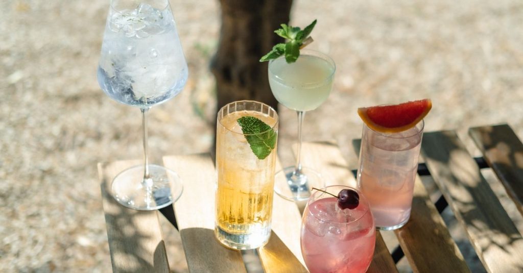 découvrez l'art de la dégustation de gin avec nos conseils experts et nos sélections exclusives pour éveiller vos sens.