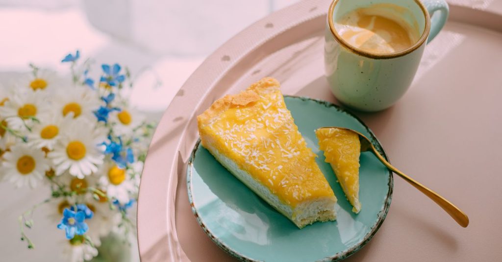 découvrez une délicieuse recette de tarte au citron spécialement adaptée aux femmes enceintes, alliant saveur et sécurité pour une pause gourmande tout en douceur.