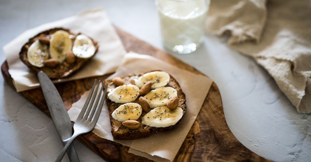 découvrez notre recette facile et délicieuse de banana bread moelleux, parfaite pour utiliser vos bananes trop mûres et régaler toute la famille.