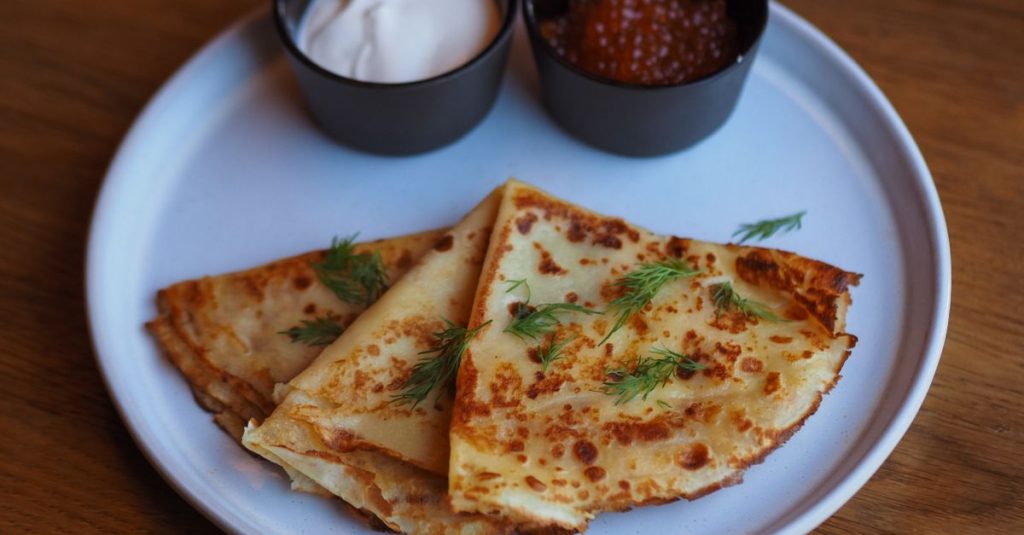 découvrez la recette maison des blinis légers et moelleux, parfaits pour toutes vos occasions gourmandes.