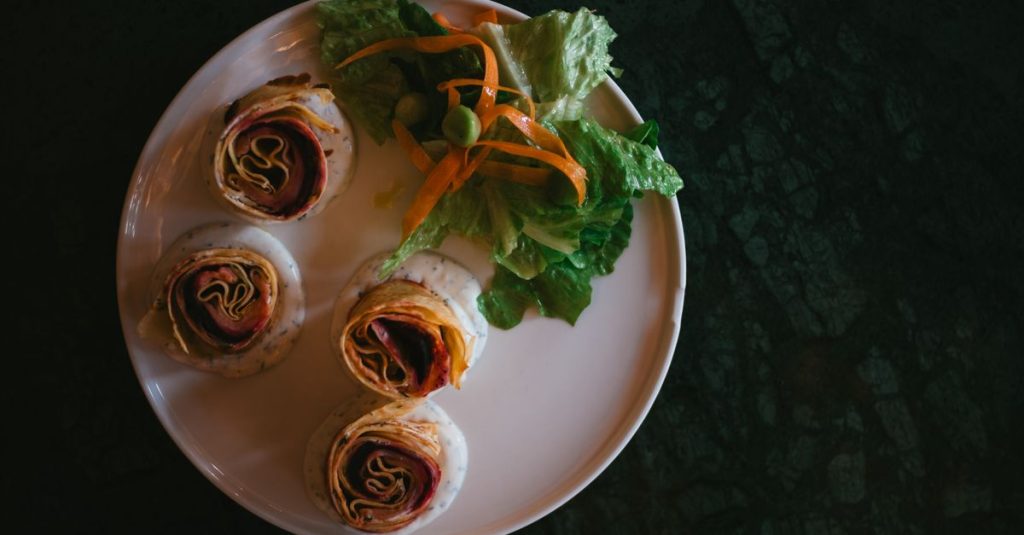 découvrez nos délicieux wraps au saumon, parfaits pour un repas frais, sain et rapide à préparer.