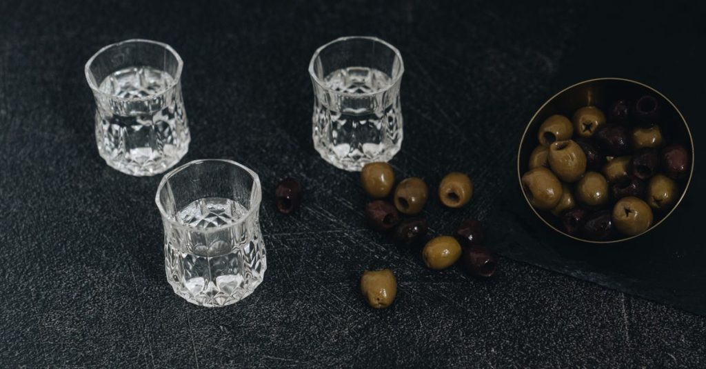 De quoi est faite la vodka : composition et secrets de fabrication 2 découvrez la composition de la vodka, ses ingrédients principaux et son processus de fabrication pour mieux comprendre cette eau-de-vie incontournable.