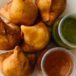 Samoussa courgette chèvre : la recette facile et savoureuse à tester 3 découvrez notre recette savoureuse de samossas aux courgettes et fromage de chèvre, parfaits pour un apéritif gourmand et original.