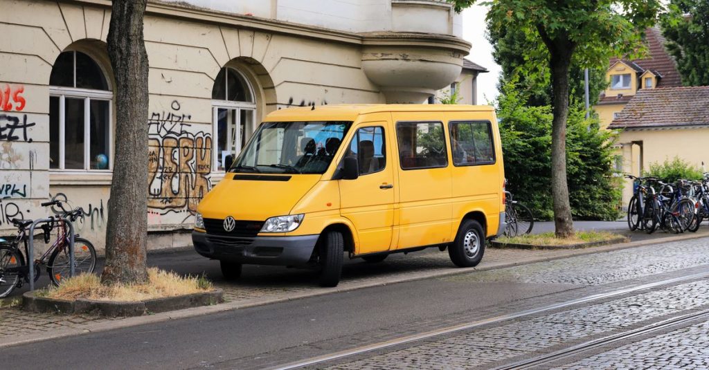 découvrez notre sélection de vans pratiques et confortables, idéals pour vos voyages, déménagements ou activités professionnelles. trouvez le modèle qui correspond à vos besoins dès maintenant.