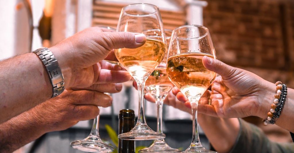 découvrez le yellow wine festival, une célébration unique dédiée au vin jaune, avec dégustations, animations et rencontres autour de ce vin d'exception.